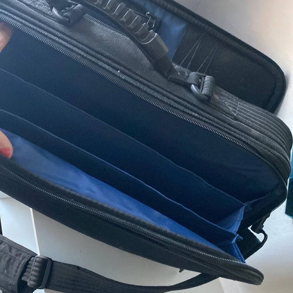 Targus Laptop Padded Shoulder Case